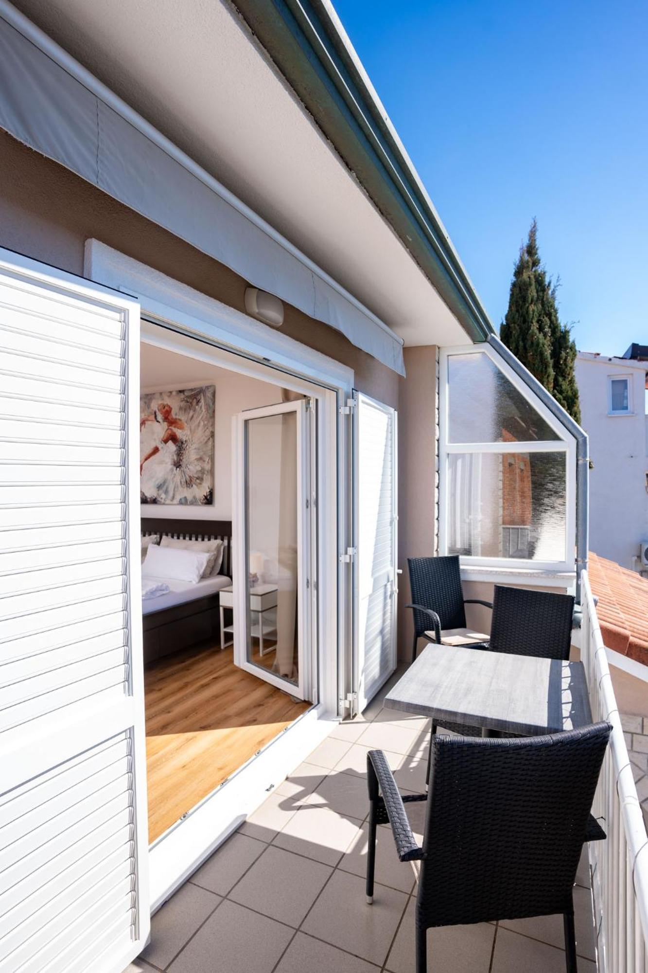 Apartments Casa Barbara Rab Town Exterior photo