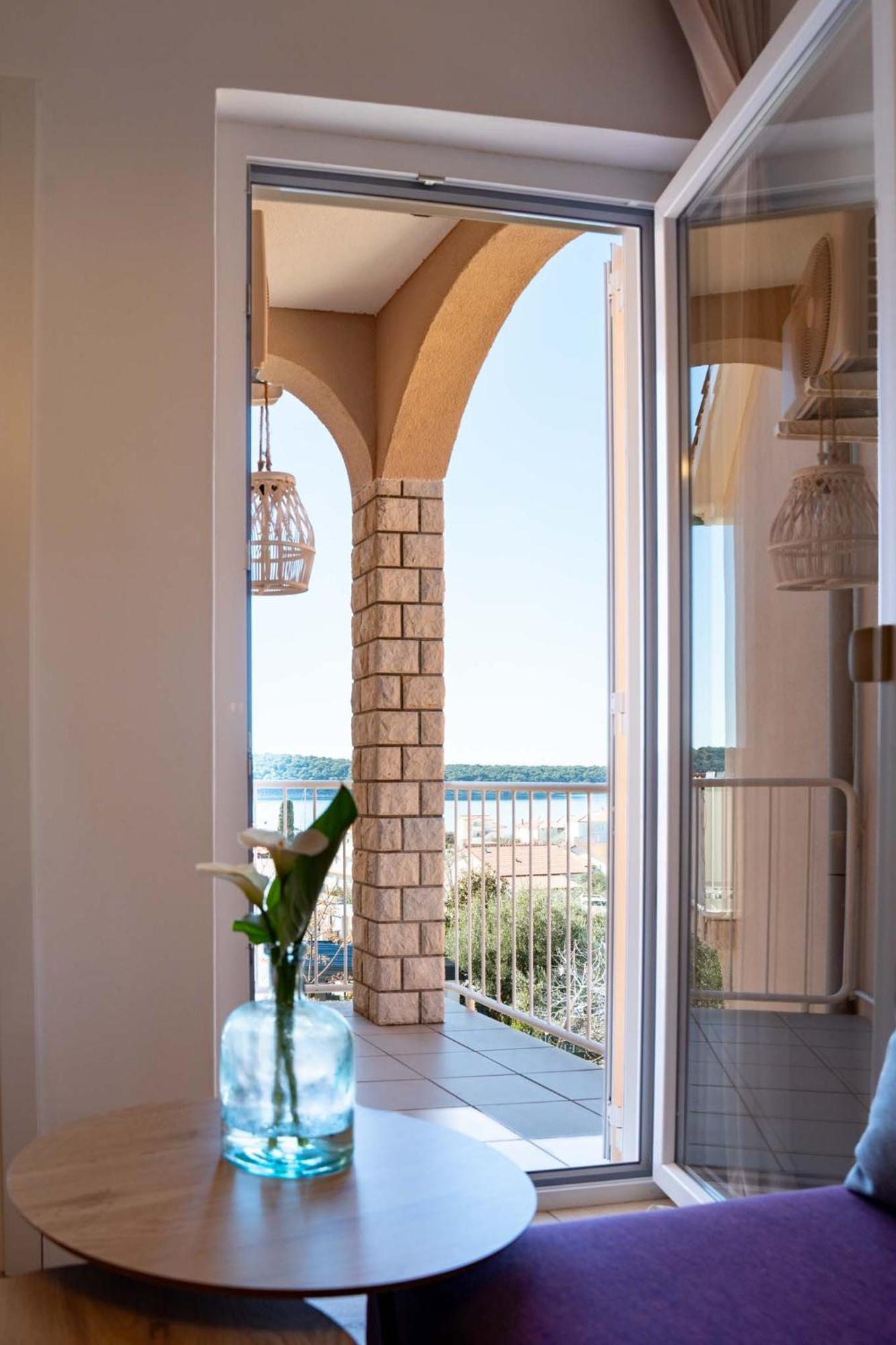 Apartments Casa Barbara Rab Town Exterior photo