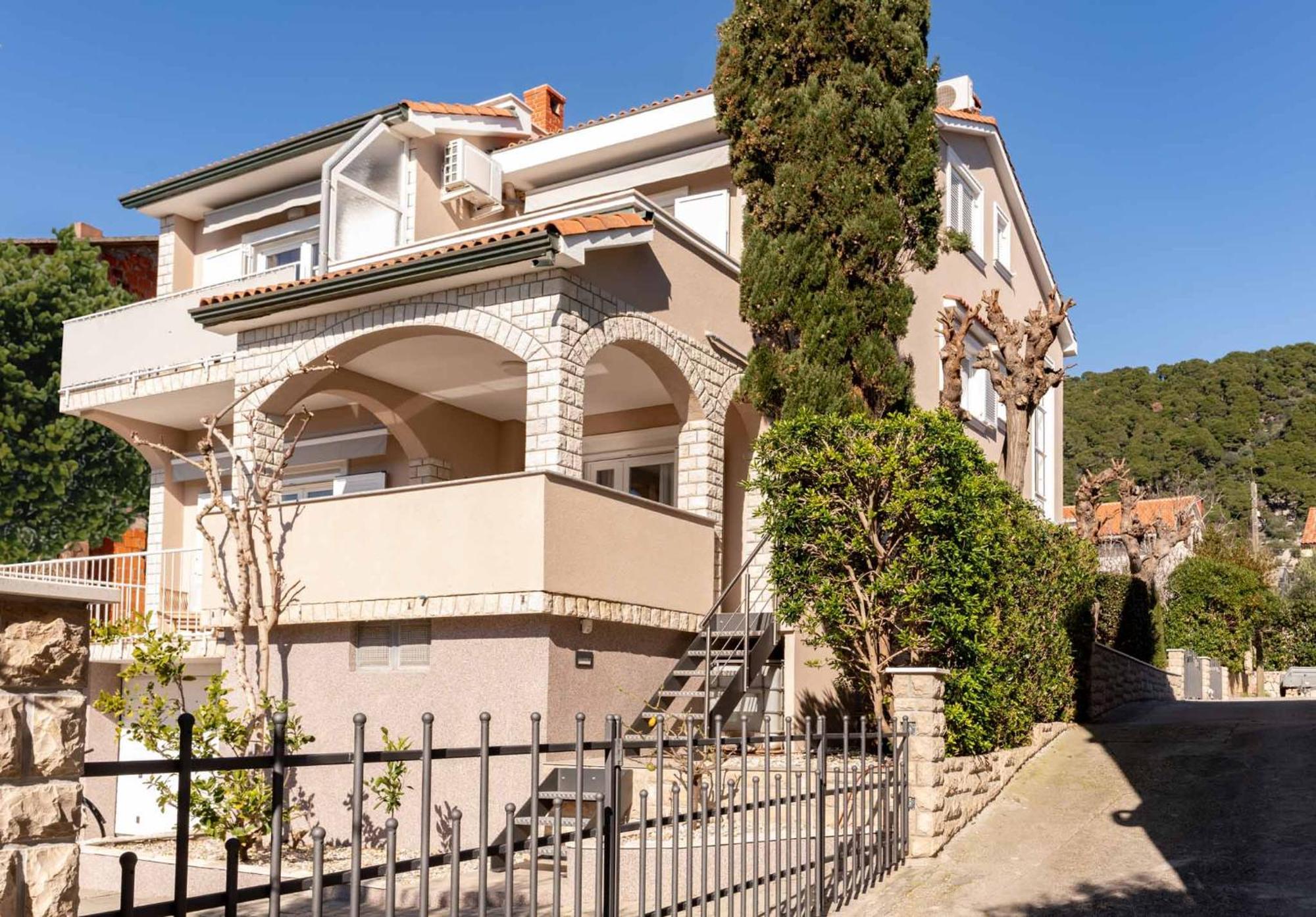 Apartments Casa Barbara Rab Town Exterior photo